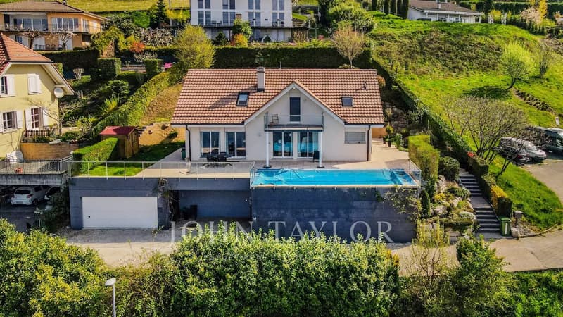 Villa individuelle avec piscine et vue panoramique (2)