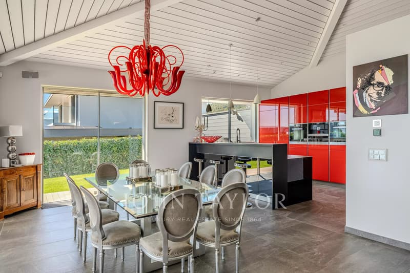 EN EXCLUSIVITÉ: Villa moderne avec piscine, vue sur le lac et le Mont-Blanc (5)