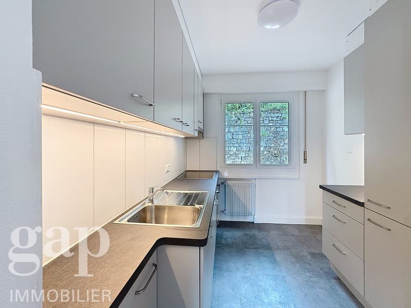 Appartement 3.5 pièces entièrement rénové - avec balcon à Territet (2)