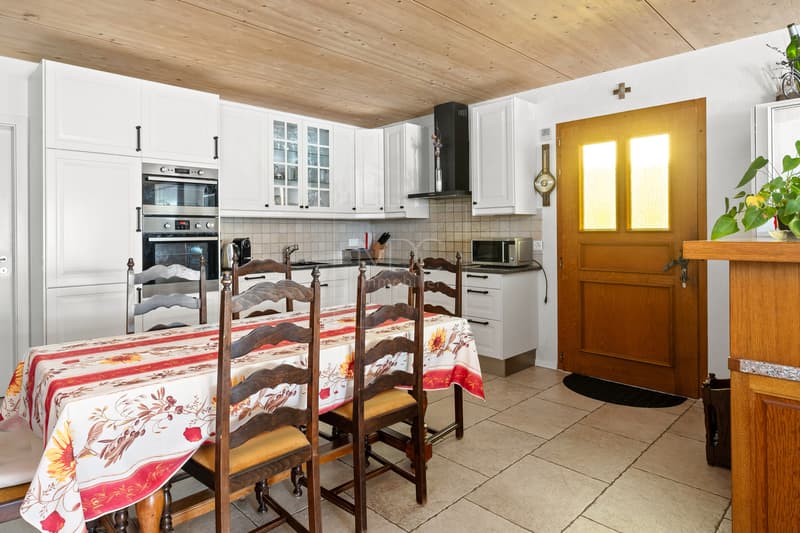 Spacieuse villa avec piscine et 2.5 pièces indépendant à St-Aubin (12)