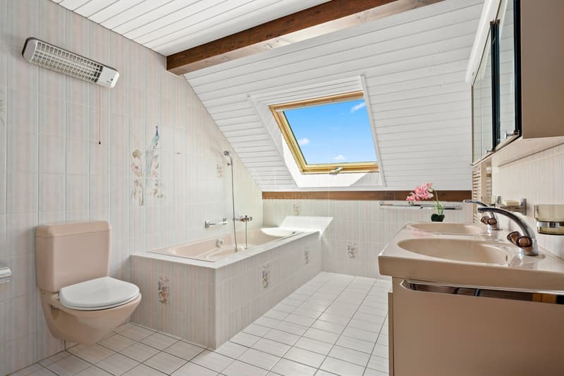 Spacieuse villa avec piscine et 2.5 pièces indépendant à St-Aubin (10)