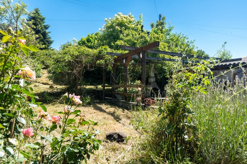 Maison individuelle à rénover à Surpierre (11)