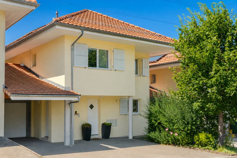 Jolie villa jumelée par les garages à Epalinges (1)