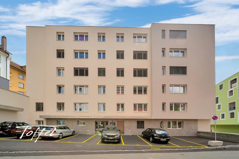 Dépôt situé en plein coeur de Fribourg, facilement accessible (1)
