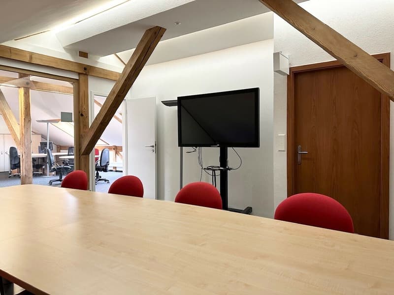 Grand open-space meublé avec salle de conférence (4)