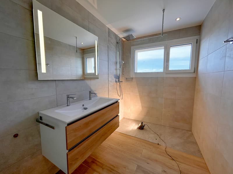 Superbe 3.5 pièces dans nouvelle construction - avec local de stockage (12)