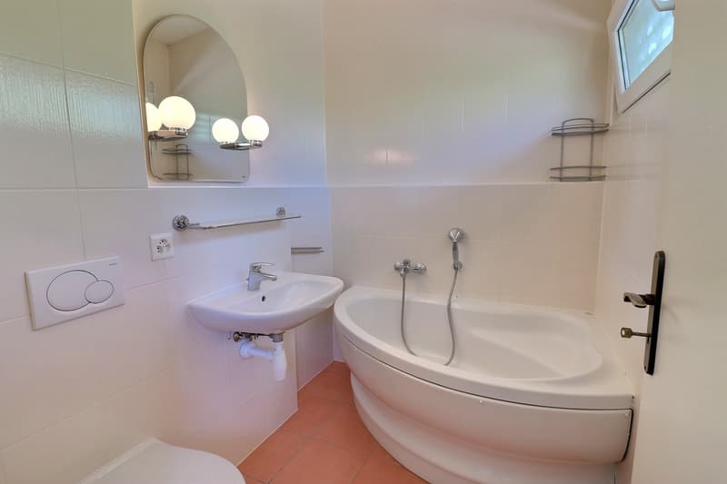 Estavayer-le-Lac Triplex avec jardin de 5.5 pièces Libre de suite ! (8)