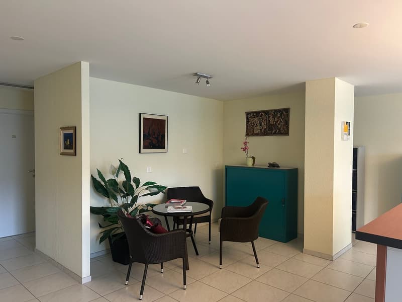 A louer Superbes locaux professionnels de 3.5 pièces Avec parking (5)