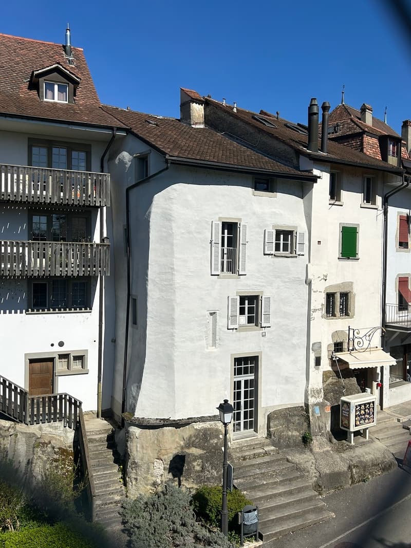 Au coeur d'Estavayer-le-Lac Maison villageoise de 6 pièces A rénover (3)