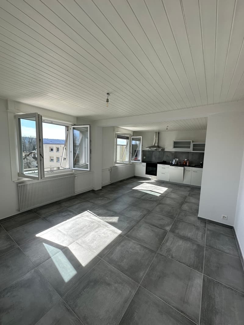 Le Landeron À louer attique de 3.5 pièces Disponible de suite (5)