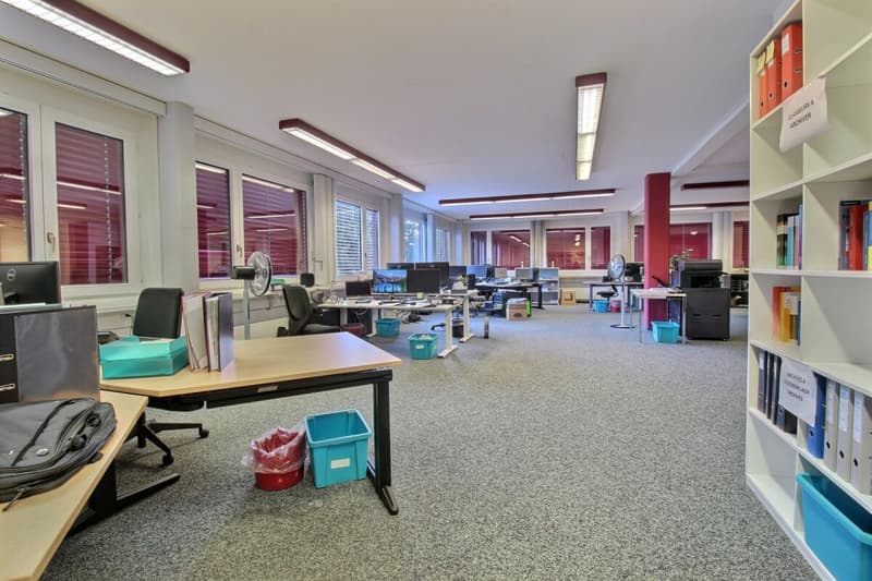 Bureaux avec archives et places de parc (15)