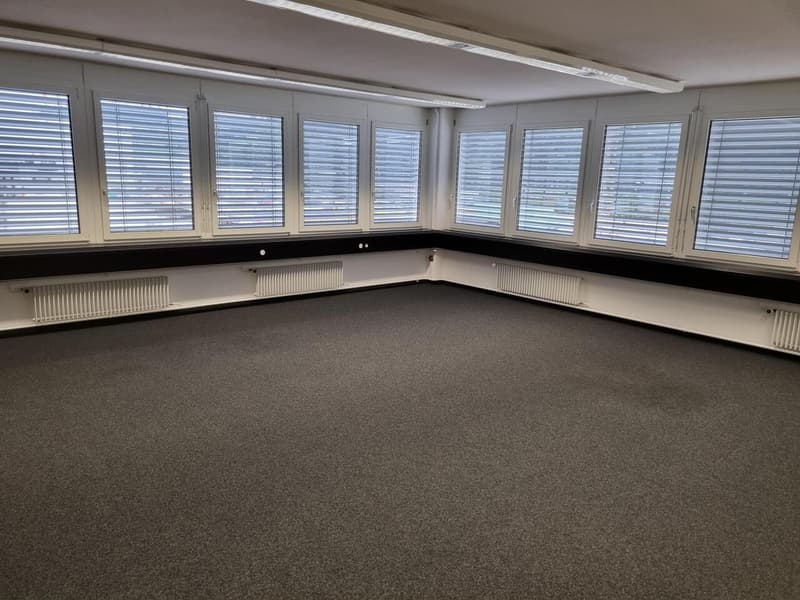 Niederwangen b.Bern, à louer, 250 m2 de bureaux et 230 m2 d'entrepôts (6)