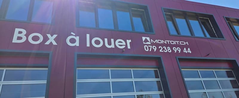 Yverdon-les-Bains, à louer, BOX de 120 m2 avec porte sectionnelle (1)