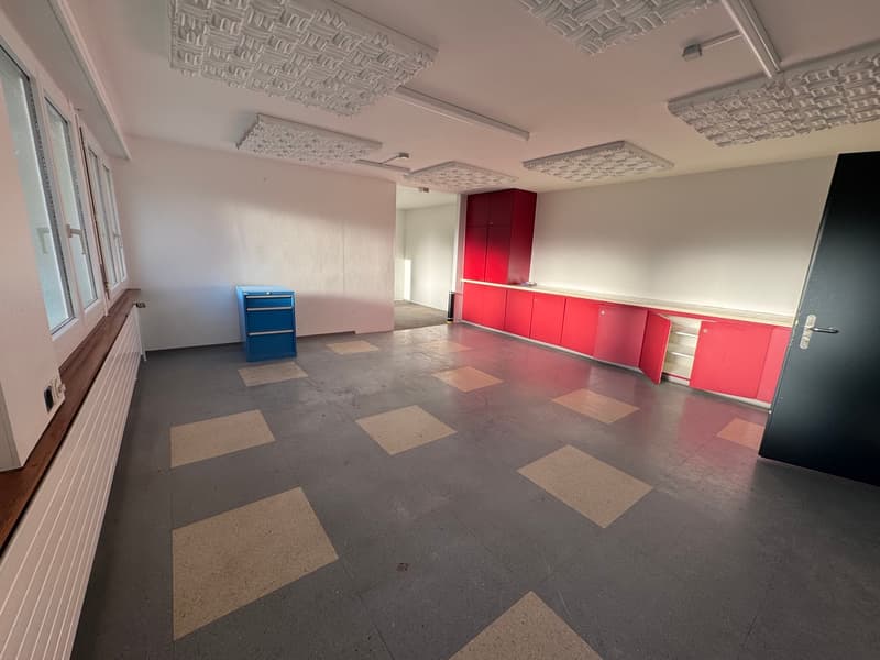 Granges-Marnand, à louer, bureaux et dépôts de 408 m2 (10)