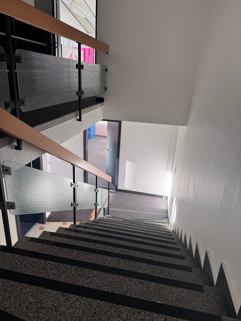 Granges-Marnand, à louer, bureaux et dépôts de 408 m2 (9)