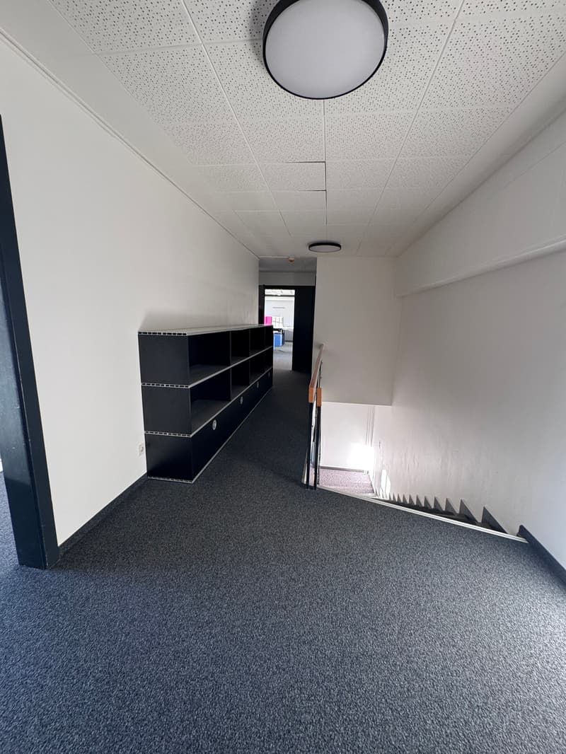 Granges-Marnand, à louer, bureaux et dépôts de 408 m2 (6)