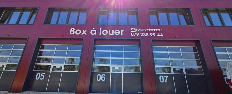 Yverdon-les-Bains, à louer, BOX de 120 m2 avec porte sectionnelle (1)