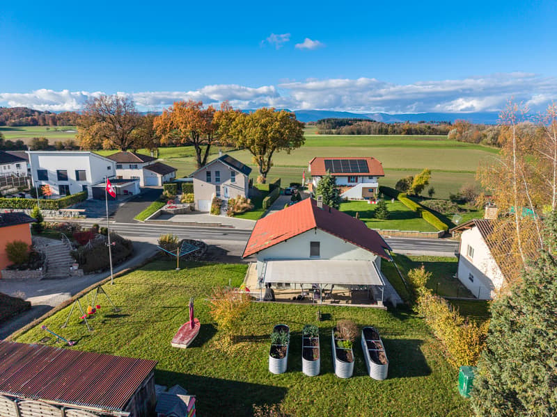 VILLA INDIVIDUELLE RÉNOVÉE DE 5.5 PIÈCES AVEC GRAND JARDIN (13)