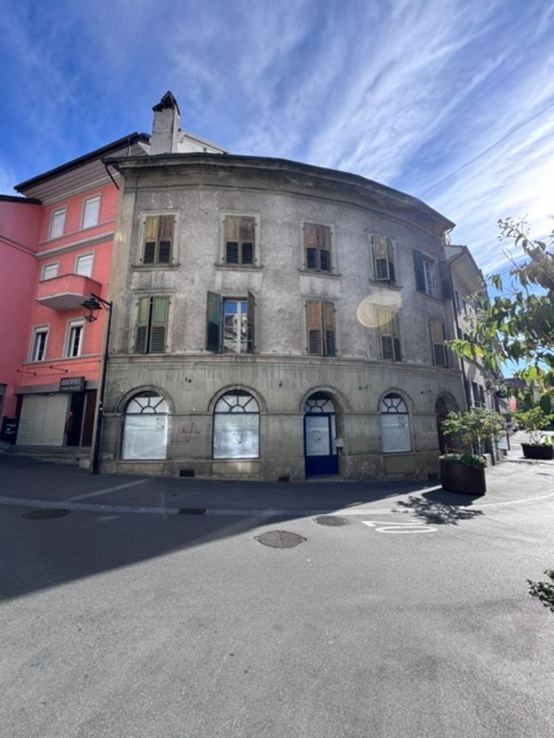 Moudon, à vendre, bâtiment à rénover, 4 étages de 70 m2, centre ville (1)