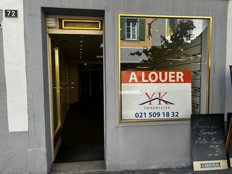 Magnifique local commercial de 75m2 avec vitrine au coeur de Villeneuve (6)