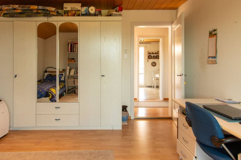Charmante 3.5-Zimmer-Wohnung mit Seesicht in Meyriez (3)