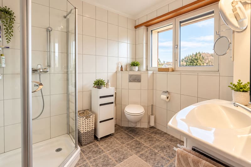 Dusche / WC bei Zimmer 3 / Douche / wc vers chambre 3