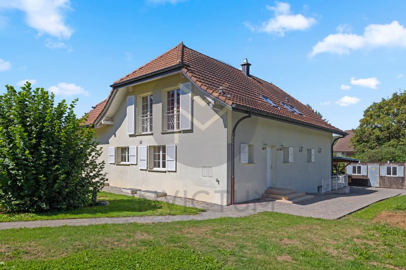 Belle propriété de 8 pièces avec studio indépendant au Mouret (4)