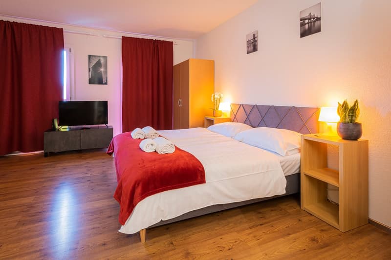 Studio Deluxe Meublé et Équipé – Avec Service hôtelier (2)