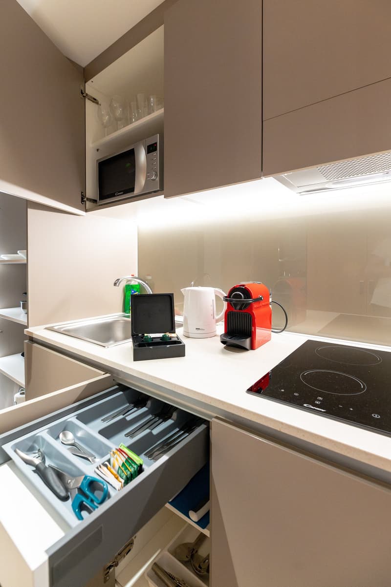 NEU – Geräumiges Deluxe Studio mit Hotelservices in Bern – ca. 31 m² (12)