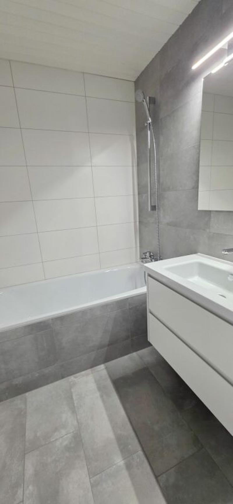 Superbe appartement lumineux rénové de 2,5 pièces à Montet (9)