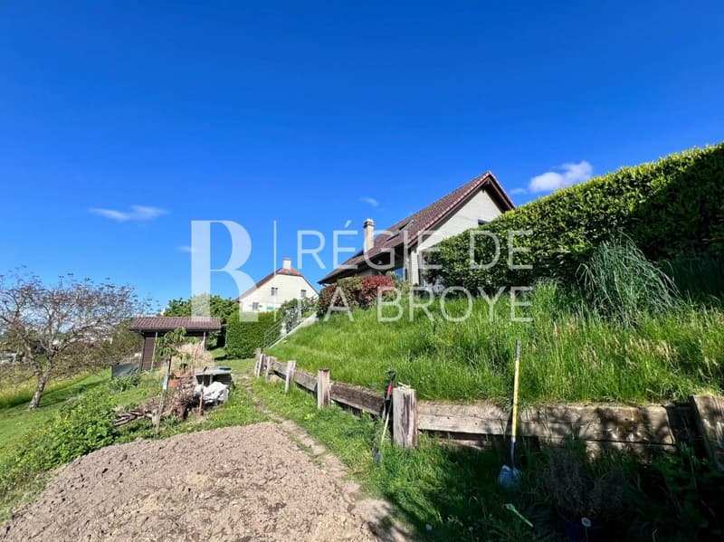 Belle villa individuelle de 4.5 pièces avec studio indépendant à Font (23)