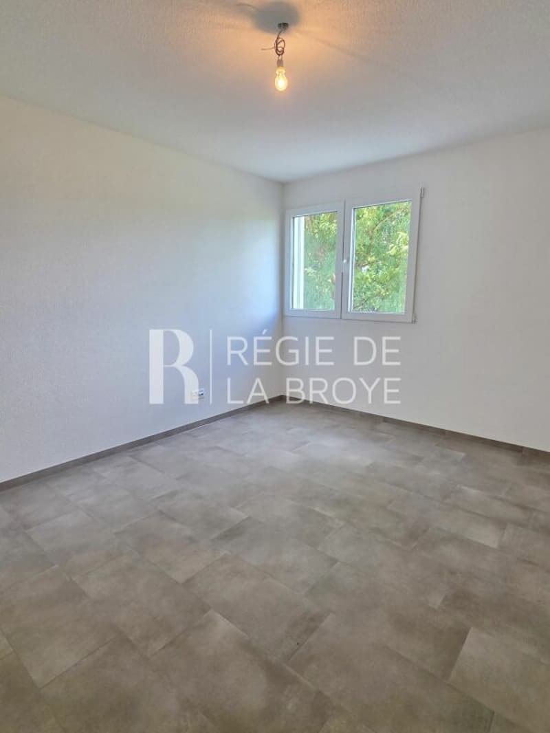 Appartement de 4.5 pièces avec grand balcon à Chabrey (15)