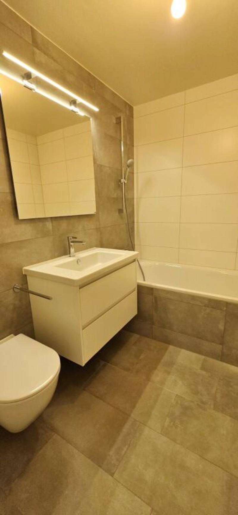 Magnifique appartement rénové de 4,5 pièces avec balcon à Montet (10)