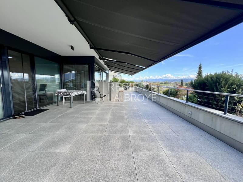 Appartement de standing 165 m² à Gampelen (1)
