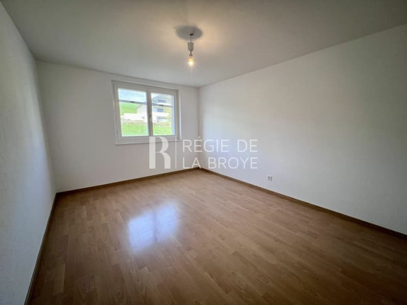 Appartement rénové de 2.5 pièces à Champtauroz (9)