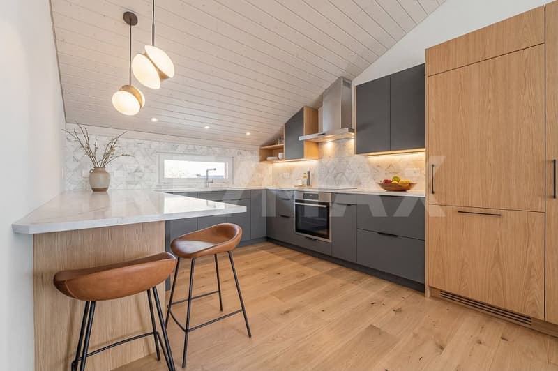Pour les amoureux de rénovation : maison familiale avec vue lac (4)