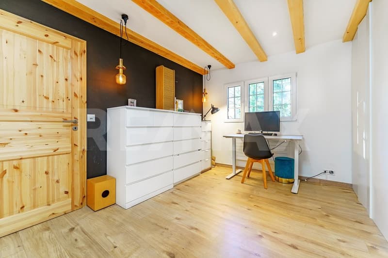 Investissez dans l'avenir : chalet rénové avec terrain et potentiel à Lausanne (10)