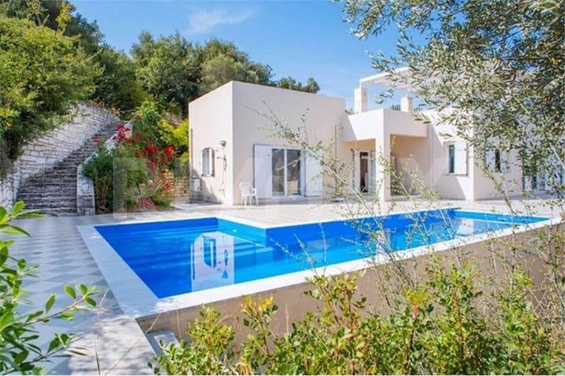 Havre de paix en Crète, Villa avec piscine au milieu des oliviers (1)