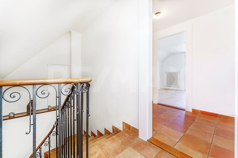 Lumineux appartement de 2,5 pièces avec balcon et vue sur le lac (11)