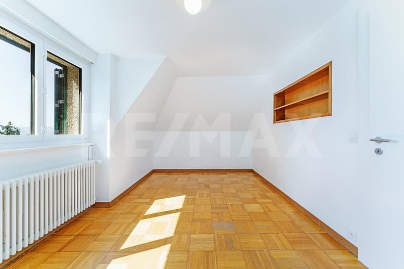 Lumineux appartement de 2,5 pièces avec balcon et vue sur le lac (7)