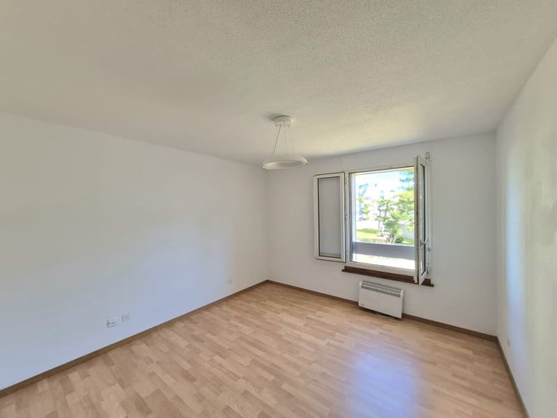 00078 - Appartement de 5 pièces au 2ème étage, avec 2 balcons, et un box individuel. - Helvétie 48 - La Chaux-de-Fonds (7)