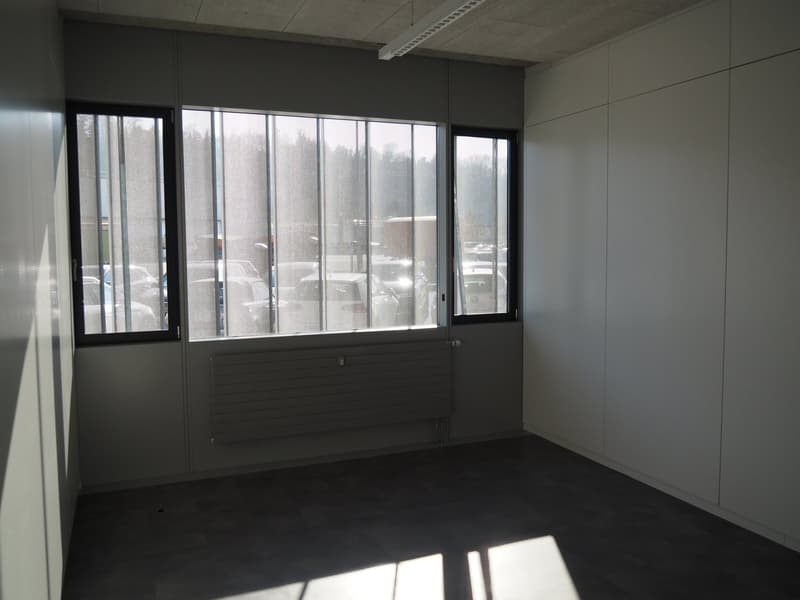Surface administrative de 104 m2 (2)