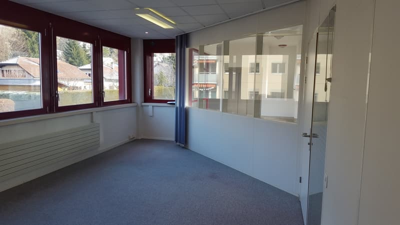 Lumineuse surface de bureau de 51m2 à Marly ! (4)