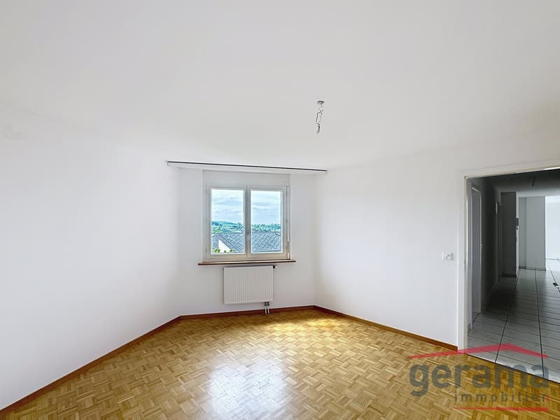 Charmante 3.5 Zimmerwohnung im 1.OG (3)