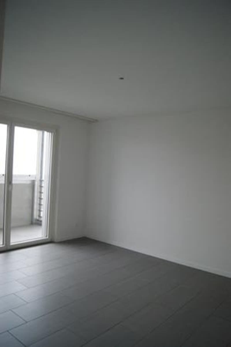 Très bel appartement de 2,5 pièces à Givisiez (2)
