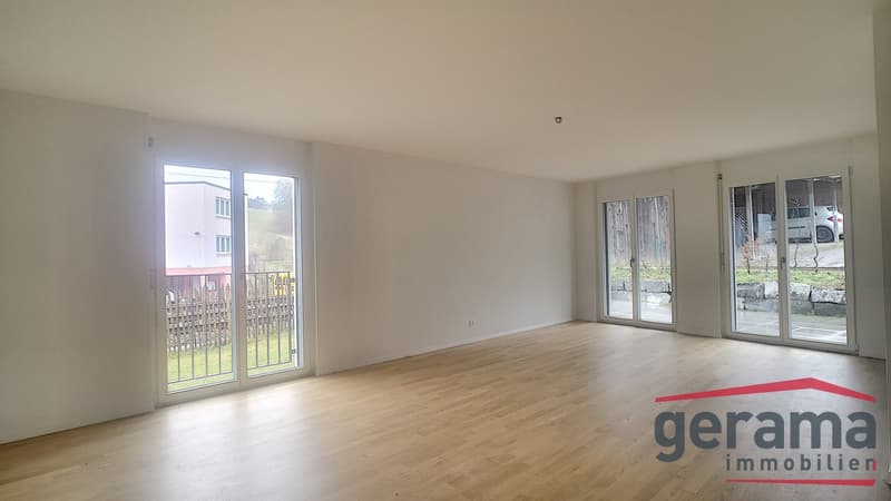 Moderne 5.5 Zimmer-Wohnung in Schmitten! (2)