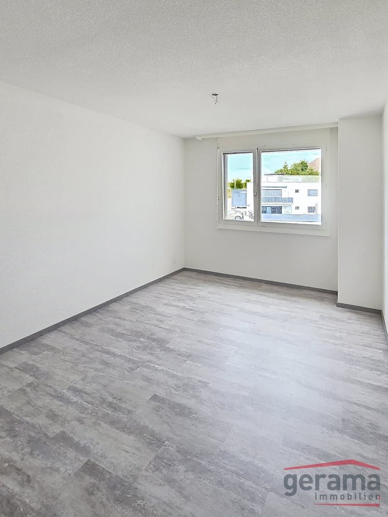 Charmante 3.5 Zimmer-Wohnung in Schmitten (4)