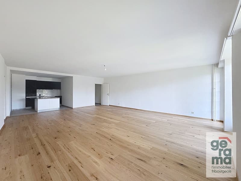 Spacieux appartement de 2,5 pièces 104 m² (2)