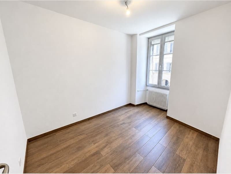 Appartement 2.5 pièces proche de la Cathédrale (3)