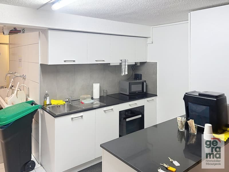 Superbe surface commerciale d'env. 115 m2 (4)